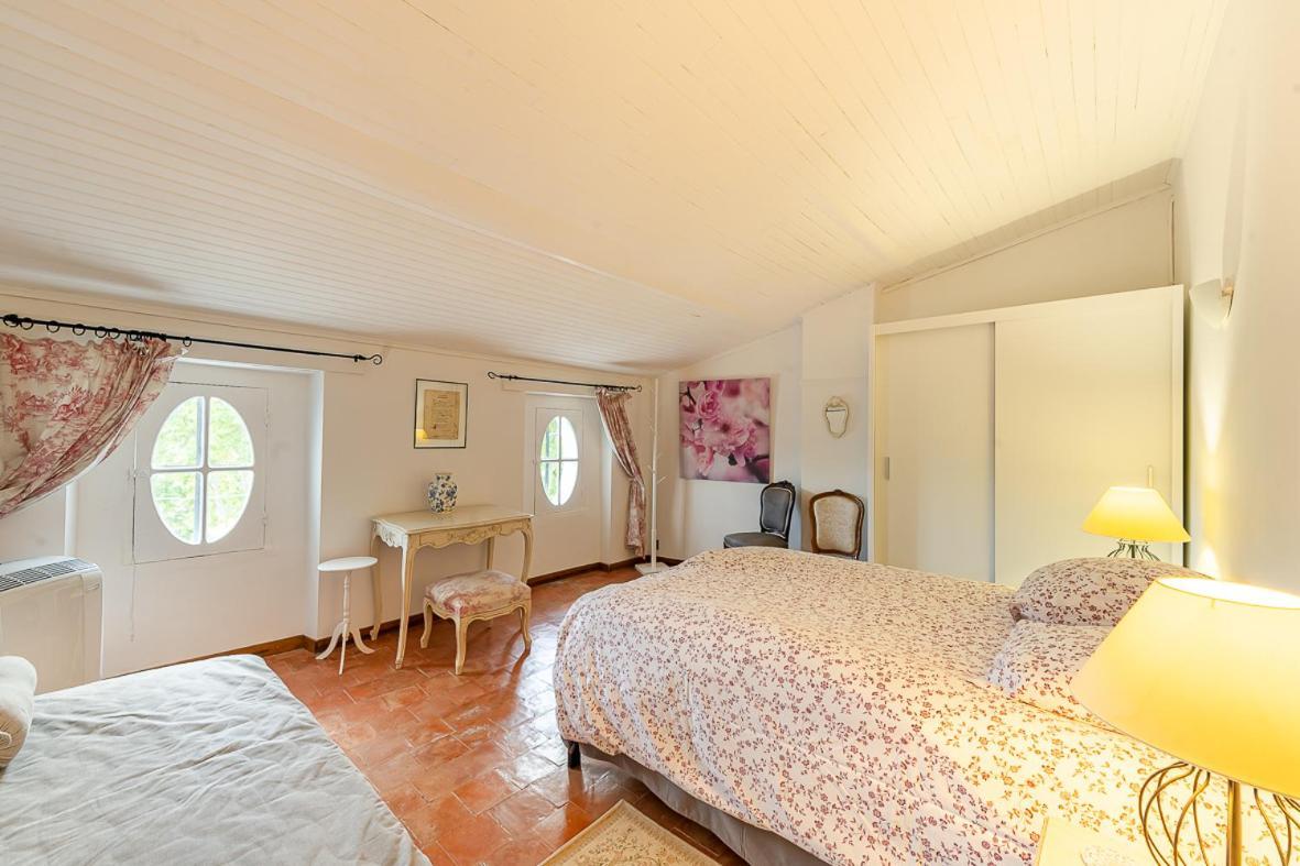 Maison De Maitre 230M² En Plein Coeur Du Village Camps-la-Source Exterior foto